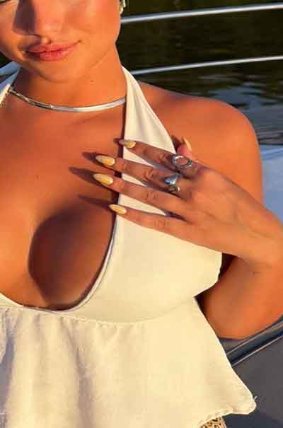 Jasmin, 25 Jahre, Sex Kontakte in Wiesbaden